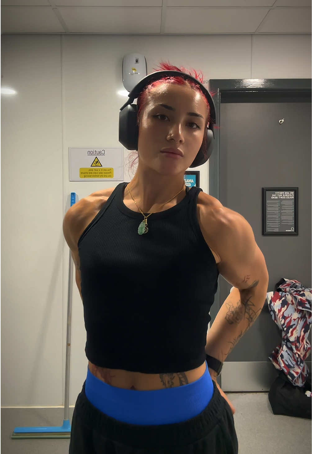 anyone order some boulders? #gym #GymTok #gymgirl 