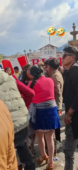 esto solo pasa en huamachuco- jovenes pa eso vienen  🤣🤣🤣jajaja 