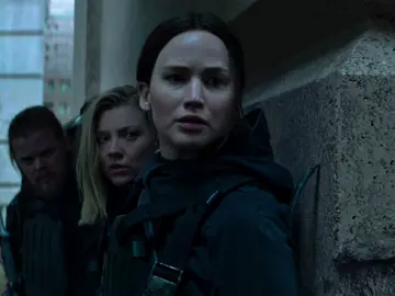 But don’t look back in anger #thehungergames #thg #everlark #katnisseverdeen #peetamellark 