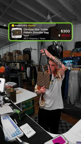 $600 DIOR Bag Sold in 9 SEC?😬          #dior #diorbag #liveauction #vintagedior #diorsaddlebag 