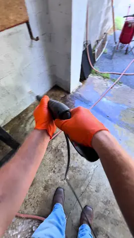 Clean workspace = happy workspace #restoration #projectcar #classiccar #satisfying #cleaning 