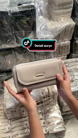 Di vidio warna beige ga🥰 #tiktokshop #BELILOKAL #dompetmurah #slingbag #TS 