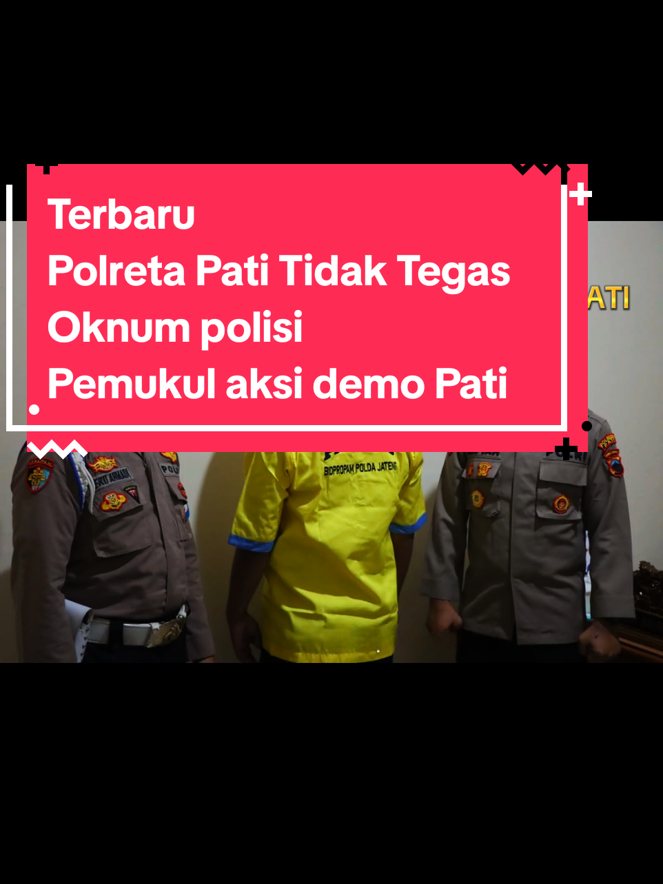 *Polresta Pati Tindak Tegas Oknum Polisi yang Terlibat Pemukulan Saat Aksi 13 Agustus* Pati, Jawa Tengah - Polresta Pati bergerak cepat menindaklanjuti informasi dari masyarakat terkait video viral yang memperlihatkan aksi pemukulan oleh oknum polisi terhadap salah satu massa aksi unjuk rasa pada 13 Agustus 2025. Oknum tersebut diketahui berinisial Brigadir Polisi TGP dan langsung diamankan untuk menjalani proses hukum internal. Kapolresta Pati melalui Wakapolresta Pati, AKBP Petrus Parningotan Silalahi, menyampaikan terima kasih atas informasi yang disampaikan, ujarnya. Lebih lanjut AKBP Petrus menanggapi video viral oknum personil Polri yang melakukan pemukulan terhadap salah seorang massa yang diamankan oleh petugas pengamanan, selaku Wakapolresta Pati memohon maaf yang sebesar-besarnya atas kejadian tersebut, Wakapolresta juga menyampaikan bahwa Polresta Pati telah mengamankan oknum personil inisial Brigpol TEP. Saat ini yang bersangkutan telah kami tahan dalam tempat khusus, selanjutnya akan kami proses sesuai peraturan disiplin atau kode etik profesi Polri, tandas AKBP petrus. (Humas Polresta Pati) #demopatihariini #oknumpolisipemukuldekopati #viral 