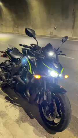 #z1000kawasaki #الشعب_الصيني_ماله_حل😂😂 #kwazaki #fyp 