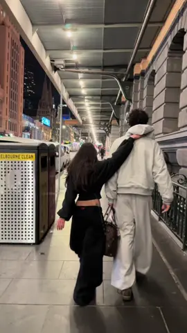 <33