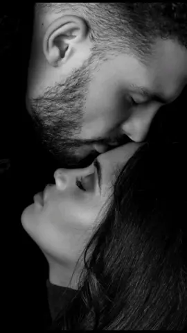 Parfois, les plus belles histoires naissent là où on ne les attend pas. Une rencontre imprévue, un regard, et soudain… tout un monde change.❤️❤️❤️.                   #❤️ #pourtoii 