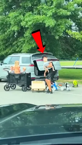 This dad takes care of his four kids alone 😯 #dad #loveskids #support #fyp #foryou 
