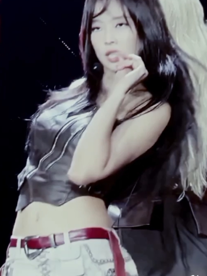 jennie em London 🙄🫦 #jennie #jenniekim #jennieedit #foryoupage 