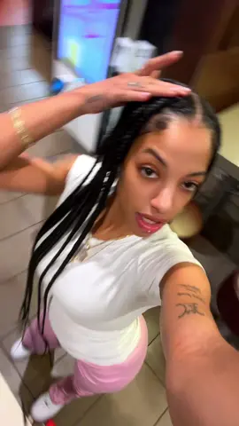 He say I’m PRETTTYYYYY 😍😍😍