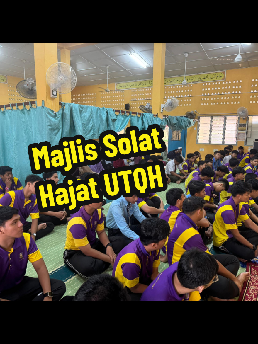 Majlis Solat Hajat sempena UTQH dan Peperiksaan Percubaan SPM.  #smksis #serviceaboveself 