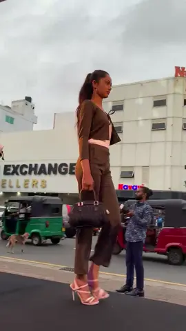 Street fashion show 25✨  Uptown Srilanka … Collaborate with walk with glamour … Official choreographer @Shannon AJ  #thrending #modling #streetfashionshow #fashion #uptwon 