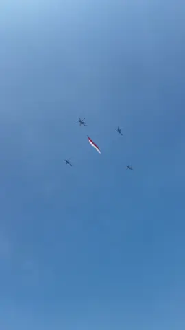 Bendera Merah Putih di bawa Helikopter dalam rangka HUT RI ke-80 #hutri #hut80 #indonesia🇮🇩 
