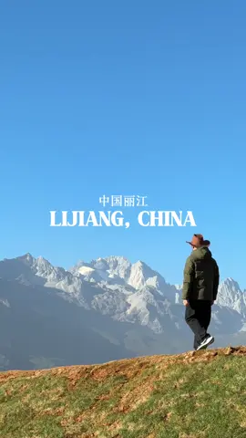 This city in China straight up looks like it came out of a fairytale book 😱🧚🏼‍♀️ This is Lijiang, a city in the Yunnan Province, one of my favorite places I’ve visited in China! The ancient towns are so pretty and the views of Jade Dragon Snow Mountain from the street make it even better 😍 I have a free two-week itinerary for China which includes a short visit to Lijiang! If you’d like the link, just head to the link in my bio 🙌🏽 — #lijiang #lijiangchina #yunnan #yunnanchina #thingstodoinchina  