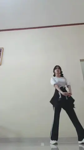 cinta ka tidak?!🙂‍↔️ dc : @fikrimarwannn  #dancechallenge #dance #foryoupage #foryou #fyp #zxycba 