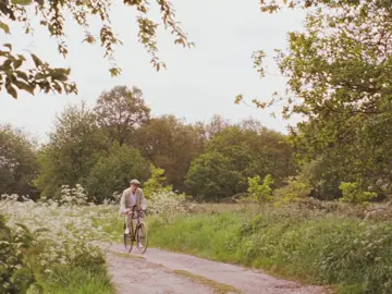 A classic British film with beautiful scenery #film #graceful #romanticas #england #howardsend 