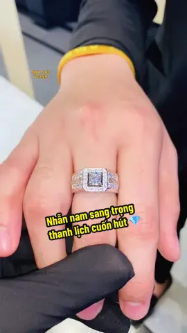 Thanh lịch sang trọng nhẫn nam 💎 thiết kế đơn giản tinh tế nằm trọn trên tay #tamluxury 💎💎❤️ #nhannam #nhannamkimcuong #kimcuong #kimcuongthiennhien 