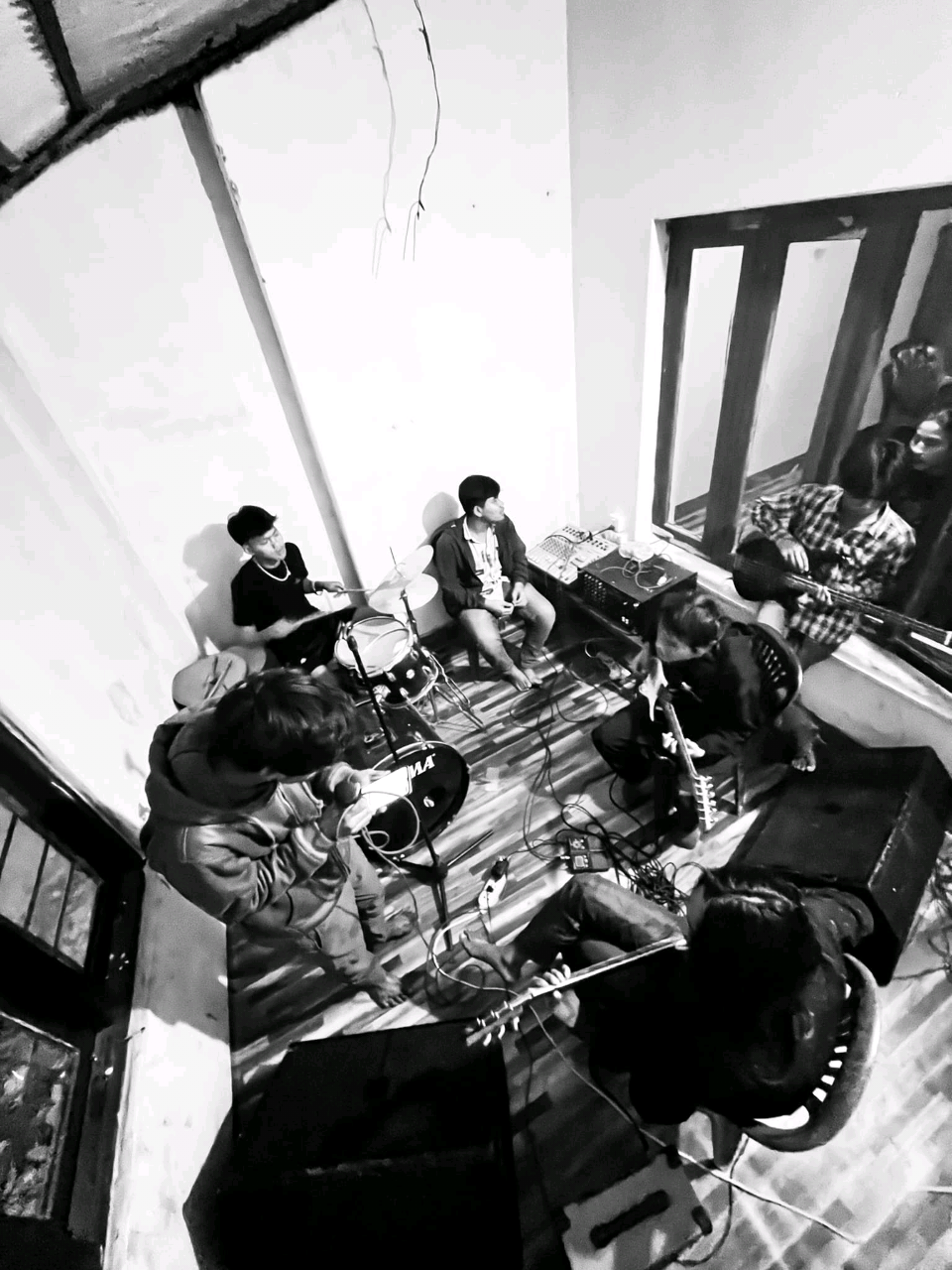 k garuu  @Bessu Tmg  guitarist 😎  @JohnFuckinRai @steve rai🗨️ @the John and the locals💗🎸 #coversong #johnandthelocals #foryou #fyp #kgaru 