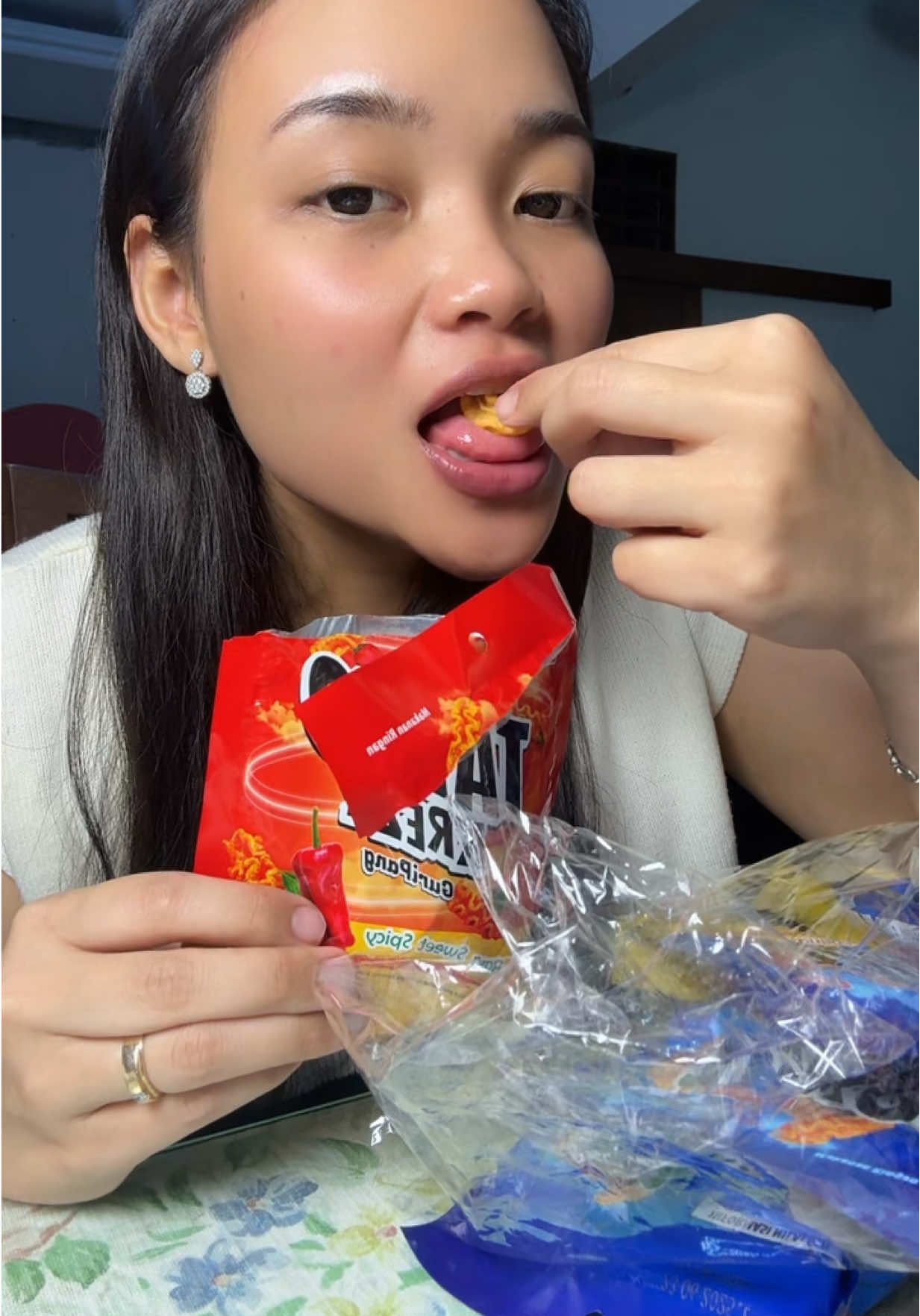 Kemasan sachet lebih praktis dibawa kemanamanaa #taikokrezz #snacktiktok #viraltiktok 