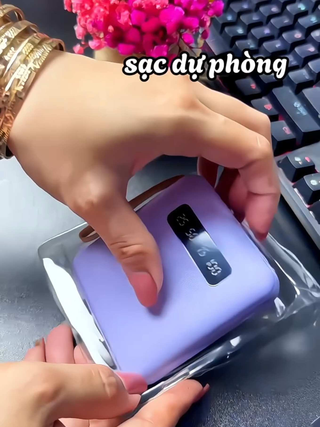 bữa đi cafe hết pin, đi kiếm chỗ sạc ta nói muốn xỉu #sacduphong #sacduphong20000mah #xuhuong #xuhuongtiktok 