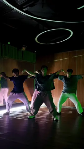 Our boys though!? Ayaw patalo! 💥👅 • dc @stepfy • @cha @jp.agep @Not Brx_ @retse.j #feusion #dojoph #dc #dance #dancechallenge 