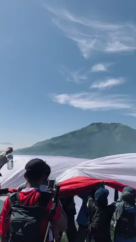 first time upacara di gunungg🤩#gunungandong1726mdpl #harimerdeka 