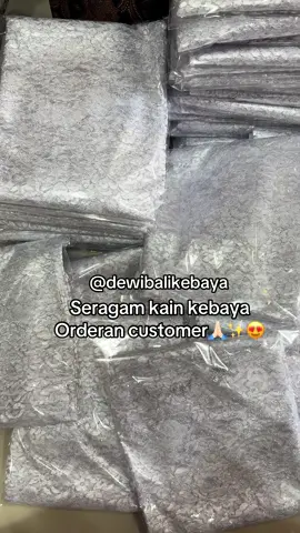 Di Bahan premium Brokat sparklee. Seragam orderan customer🙏🏻 Yang mau bisa chat admin  082146747797.  Ig: dewibalikebaya.  Toko Yadnya Sari.sanggulan.Tbn. #brokatkebaya  #dewibalikebaya  #tokoyadnyasarisanggulantabanan  #tabananviral  #tabananupdate 