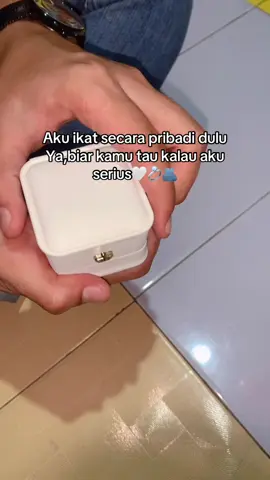 Maaf ya cuman bisa ngasih ini! #cincinberlian #cincintunangan #cincinmewah #cincintitanium 