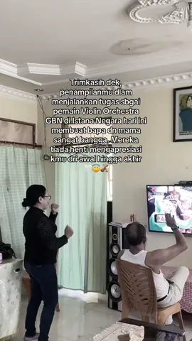 Kami smua bangga padamu dek🎻🤍 @3 Nyong Kupang mnyalah di Istana Negara hari ini dalam mempringanti HUT RI ke-80 #promomakanmerdeka #gitabahananusantara2025 #fyppppppppppppppppppppppp #nttpride🏝🔥 #lewatberandafyp 