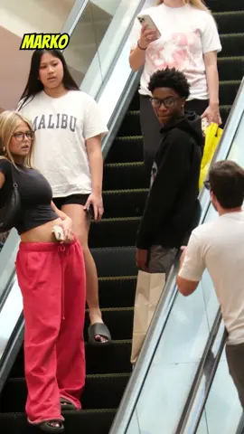 Couple freaked out during the Escalator ride 😂 #couple #girls #escalator #dejavu #fy 