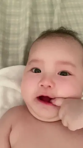 cả ngày bỏ tay vô miệng 🤣 #xuhuong #mena #embe 