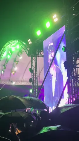 Throwback nung nalaman ko na siya pala kumanta nito 😂😭 #robdenielmissmiss 