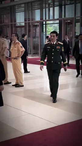 Phong thái của vị tướng Quân Đội Việt Nam chúc ông thật nhiều sức khỏe ạ🥰#phanvangiang #daituongphanvangiang #luongvankiet 