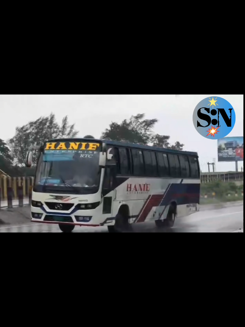 আমাদের উত্তরবঙ্গের রোডে তোরা খেলা শুরু হয় খেলা দেখে মাথা নষ্ট কুড়িগ্রামের গাড়ি একলা বুঝ্জ ভাই 