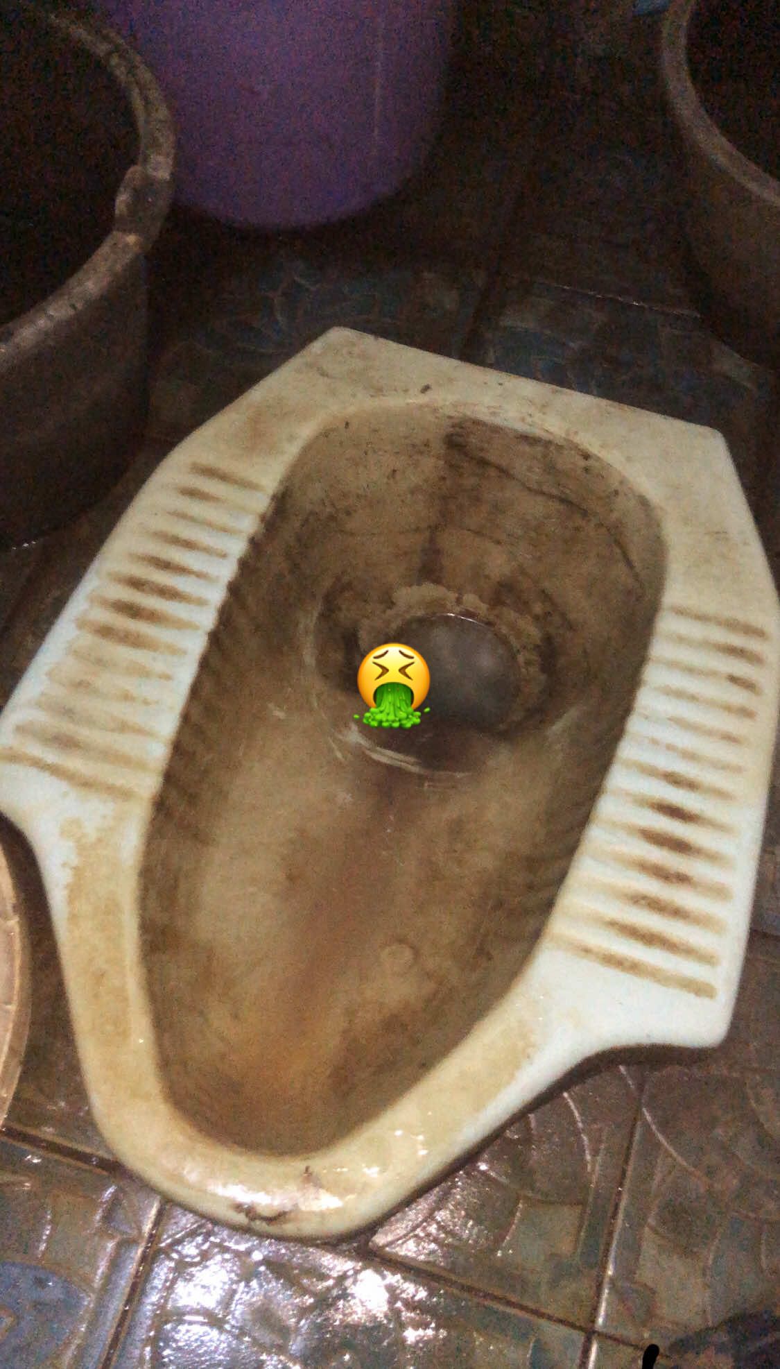 Cleaning toilet terbengkalai seribu tahun 😱 Alhamdulillah selesai membersihkan beberapa kamar mandi dan tempat wudhu di Masjid, mushola, pondok pesantren, dan sekolahan. InsyaAllah masih terus bergerak untuk membersihkan Masjid lainnya.