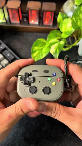 Case AirPods Pro + Pro 2 hình máy game cầm tay cool cute! Nút khoá hơi khó nhấn  🎮🎧 #tomobox #tomobox77 #airpodscase #coolgadgets #cutestyle