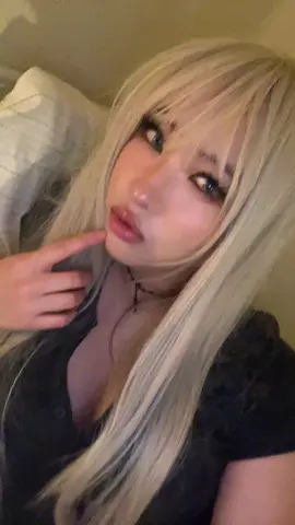 jus staring at myself #tolytollycontactlenses #hmong 