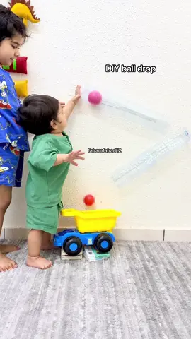 Who knew water bottles could turn into so much fun? 🥳 Our DIY ball drop is ready — simple, safe, and super exciting for kids to play with! 🎈✨ #DIYFun #BallDrop #KidsActivities #RecycledCrafts #MomLifeHacks #CreativePlay #PlaytimeFun #DIYCraftsForKids #LearningThroughPlay #EasyDIY