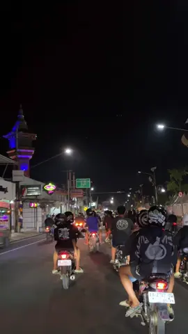 Kebumen bagian jam malam 🍃 #kebumen#xybca#kebumen24jam#kebumenkeren 