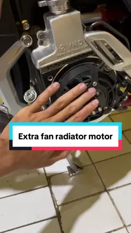 Radiator motor auto dingin pakai extra fan ini guys 👍🏻 #extrafan #extrafanradiator #kipasradiator #radiatormotor 