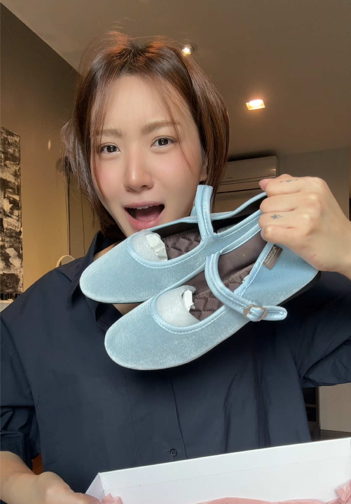 โอเค ใส่สบายม๊ากกกกกกกกก เดี๋ยวไปตำอีกทุกสี จบ กิ๊ฟใส่เบอร์ UK6 เท้า 39.5 #rockfish #รองเท้า #marryjane 