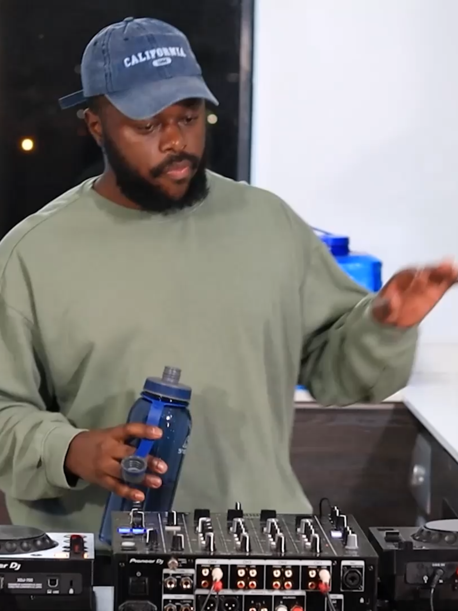 Deep & Soul Grooves 45 Mixed By DysFonik   🔗https://www.youtube.com/watch?v=QQ8t10QQvnA&t=436s #SoulfulHouse #NostalgicMusic #HouseMusic #DeepHouse #DeepHouseMix #DeepHouseSouthAfrica #DeepHouseSA