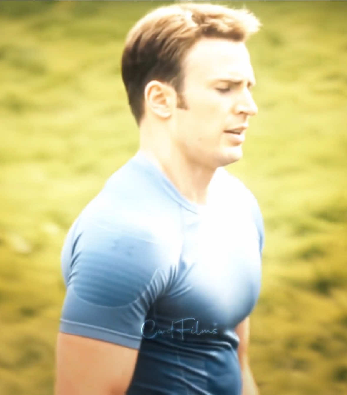 the way you can see his abs through the shirt is so #captainamerica #steverogers #steverogersedit #chrisevans #chrisevansedit #marvel #marveledit #edit #ae #fyp #foryoupagе