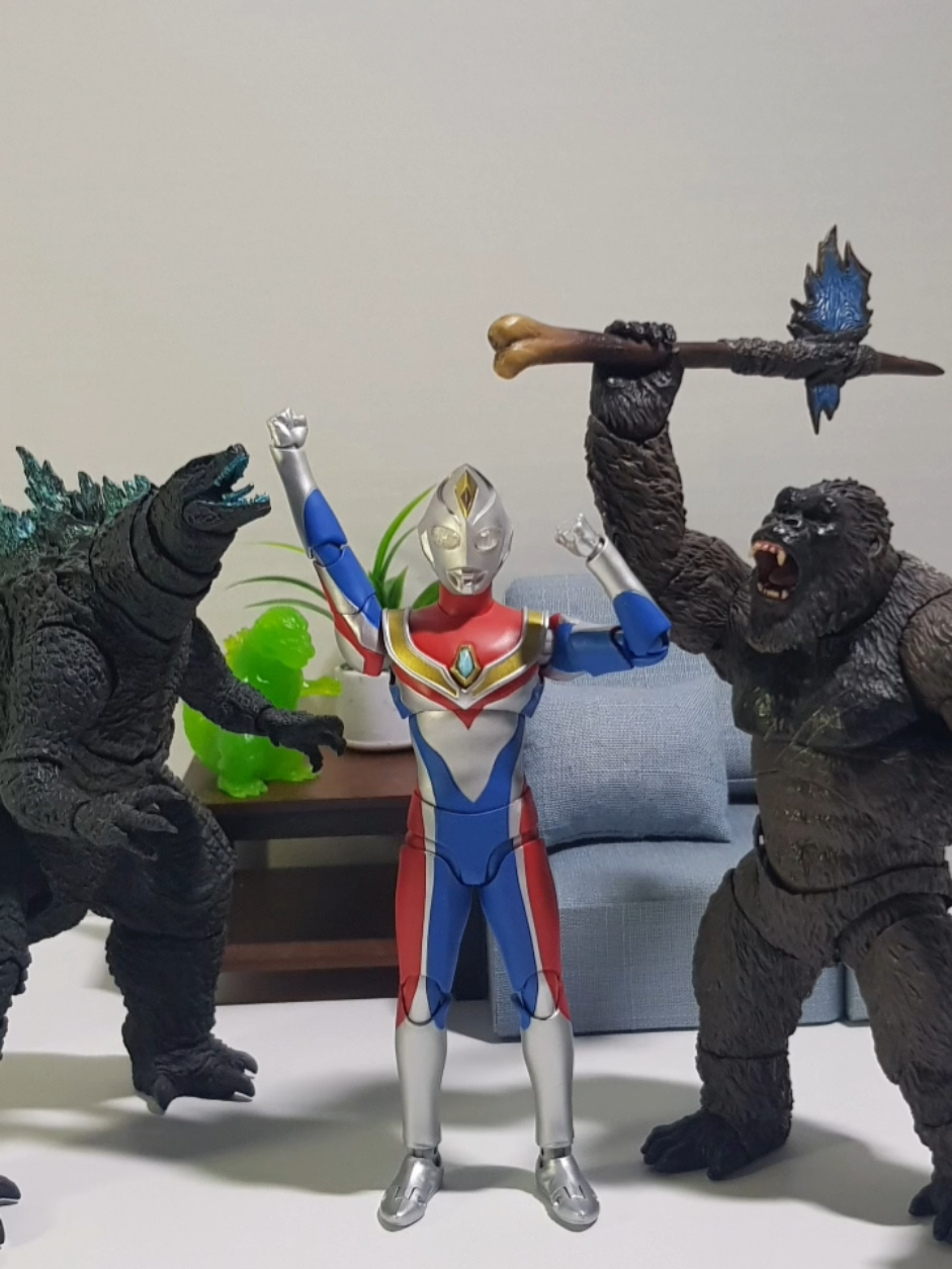 Here's another Quick Update: I recently picked up My 4th S.H. Figuarts Ultraman Dyna just a week ago after Grabbing Taro. So Far It's been really Fun having another S.H. Figuarts Ultraman in my Collection. With Godzilla(21),Kong(21),& Taro at his Side Nothing Could Stop FUN. #ultraman #godzilla #kingkong #toys 
