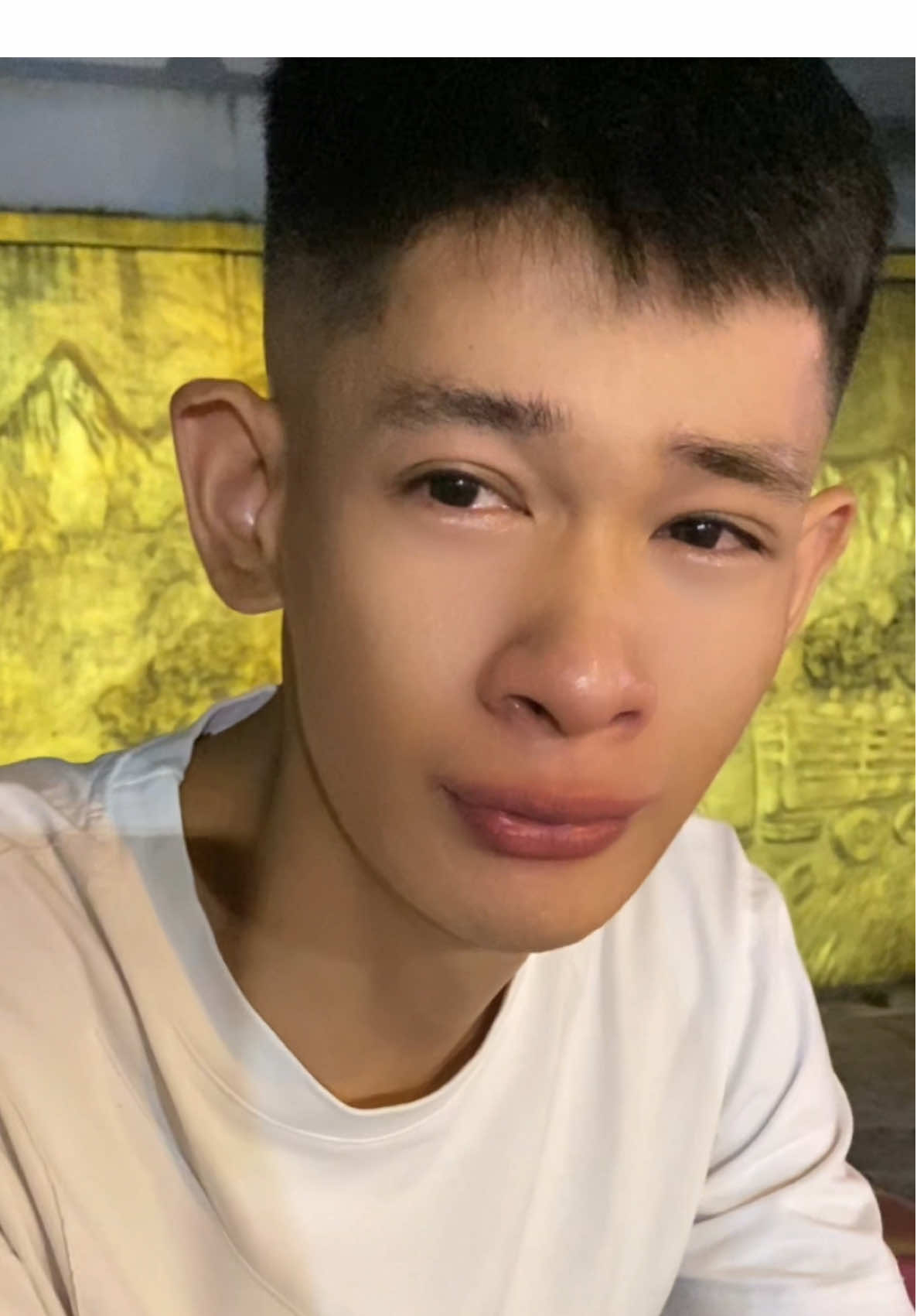 Hãy trân trọng người đàn ông sẵn sàng yêu em thương em thậm chí còn rơi nước mắt vì em @Lê Văn Tùng @Nguyễn khánh nhung @Muỗi  ྀི 