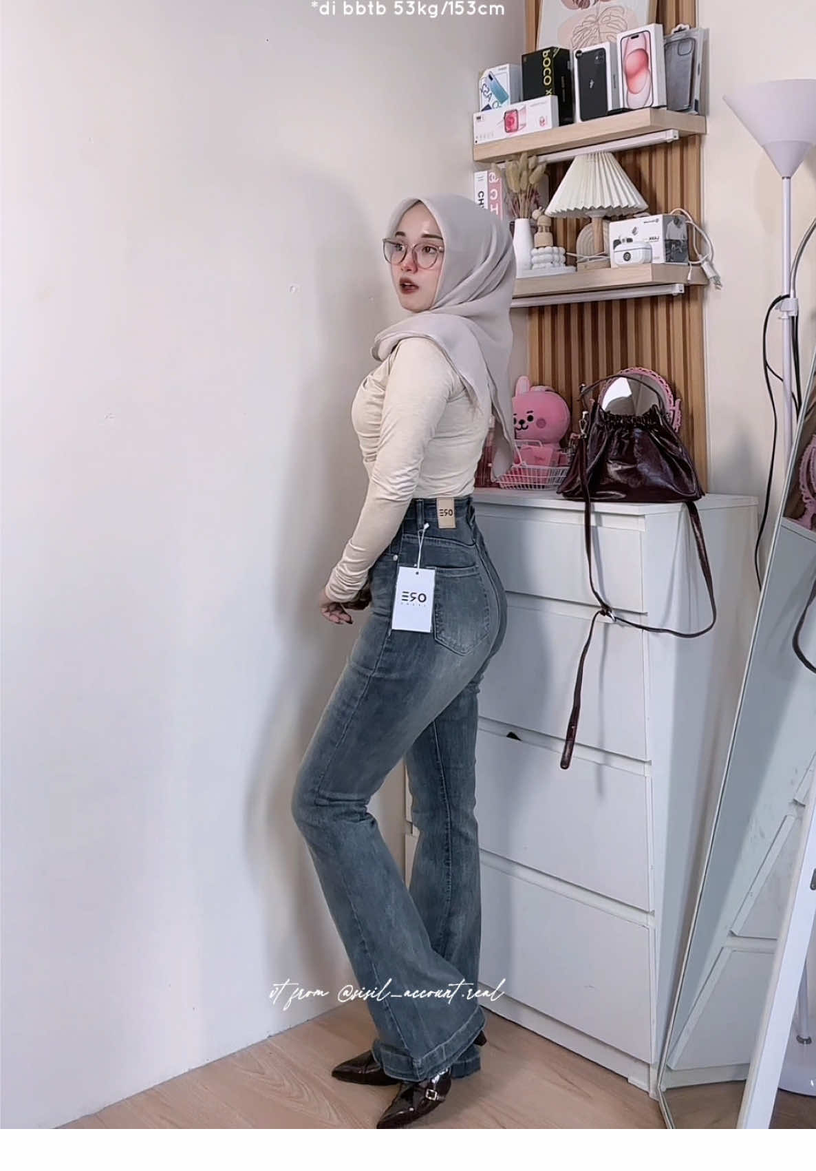 Pesona Erica Whisker Cutbray @ORE JEANS + Peggy Top @poshaofficial 🤍🤏🏻 ||note bbtb 53kg/153cm  #cutbray #cutbrayjeans #peggytop #outfitinspo #outfitinspiration 