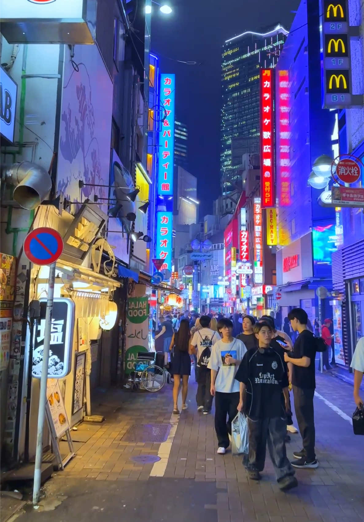 #japan #shibuya #nightvibes #cyberpunk #wedonttalkanymore 