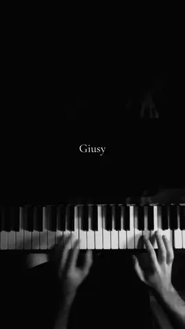 Giusy 🖤 #ultimo #ultimopeterpan #pianocover #fyp #perte 