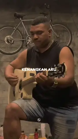 Wanita mana yang menyakitimu bang 🥺 #kenanglahaku #naff #laguviral #liriiklagu #liriklagu  Source TikTok : @chikocastelo 