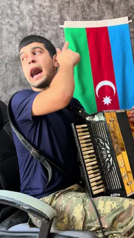 - Sizcə Musiqinin Adı Nədir Bilənlər Yoruma Gəlsin ? ❤️ #elgun_cebrayilli_qarmon_ #keşfetbeniöneçıkart #tiktok #üzeyirmehdizade #keşfeteal 