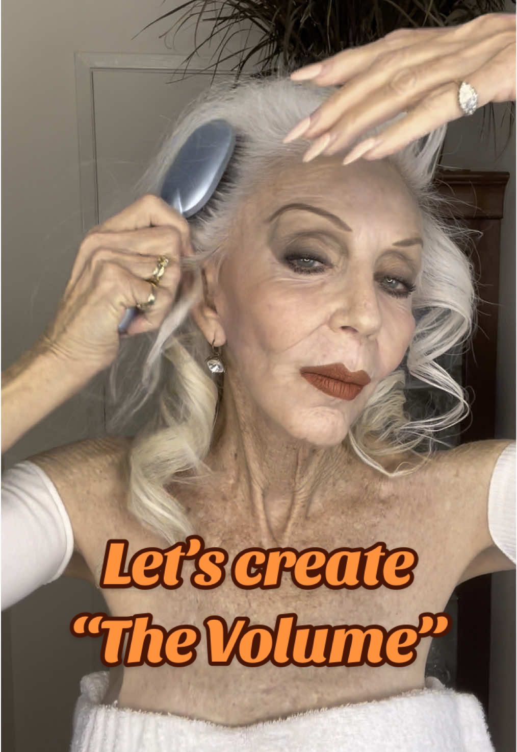 Much more volume comes with rollers ☺️🧡🧡 . #hairstyleover70 #glamsession #hairstyle #hairvolume